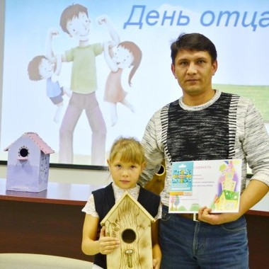 Ко Дню отца в Окружном кардиоцентре организовали конкурс скворечников Ко Дню отца в Окружном кардиоцентре организовали конкурс скворечников